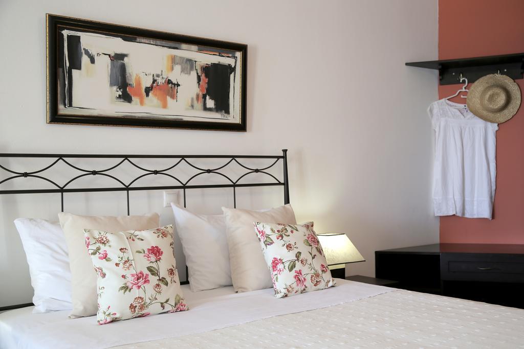 Yalis Hotel ヴォトシ エクステリア 写真